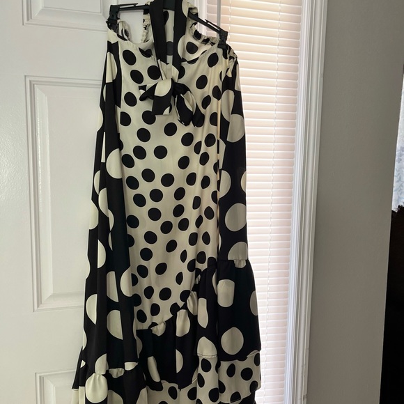 Gorgeous Polka Dots Halter Neck Dress - Picture 5 of 7